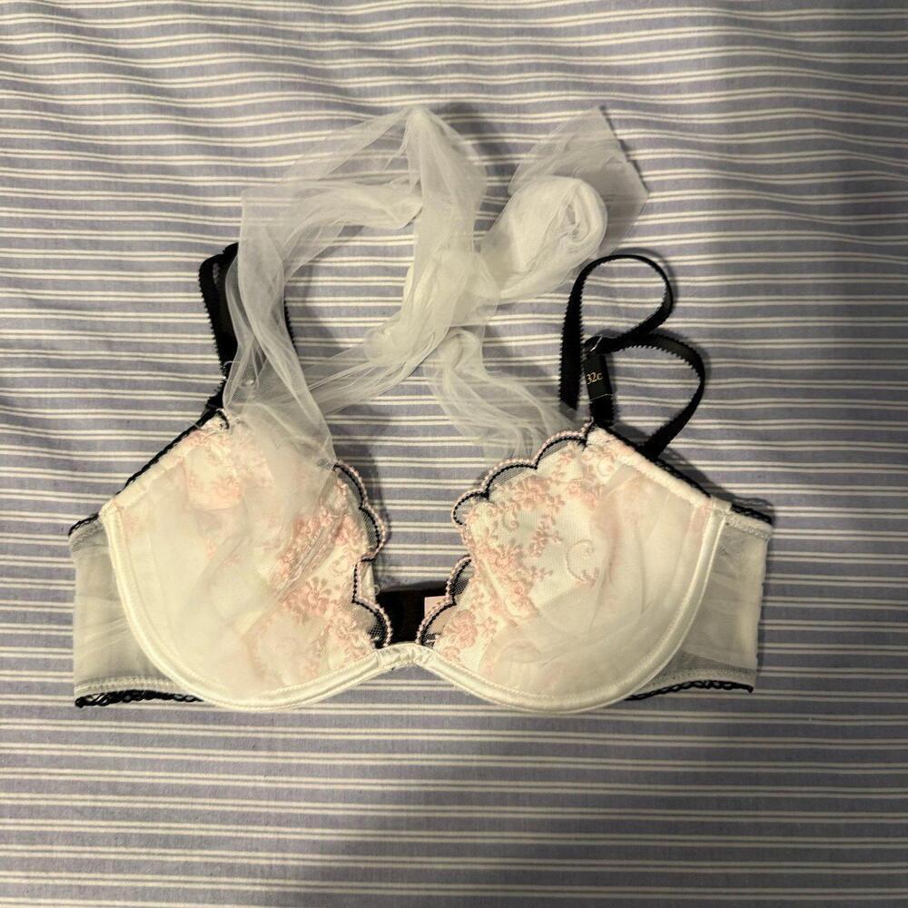 Victoria's Secret Bra Lined Plunge Halter with Floral Embroider